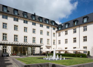 Simonswerk per il Derag Livinghotel De Medici di Düsseldorf