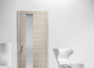 Replica by FerreroLegno Modello Logica Vetro nella finitura Ontario in decorativo Cenere, con cristallo satinato e telaio Flat.