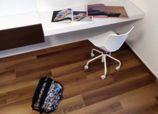 Ceramiche Caesar per una residenza a Brindisi Linea Life, colore Noce di Ceramiche Caesar