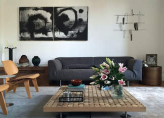 Sofia, il tavolino a cilindri di legno by MG12 MG12