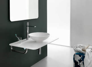 Bagno su misura con Ponte Giulio e Hi-macs