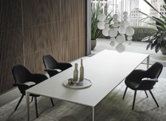 Essenzialità e rigore per i tavoli Long Island di Rimadesio