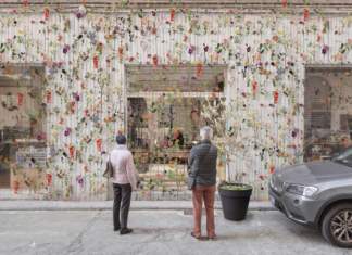 Piuarch e il ricamo floreale di “Flowerprint”