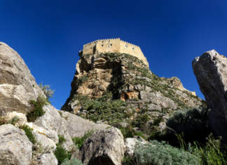Itinerari di Pietra. Viaggio tra paesaggi e castelli al centro della Sicilia