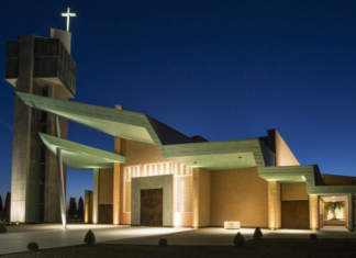 Platek e la luce del sacro Platek