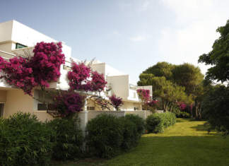 Duka tra i pini marittimi del Robinson Club a Ugento Duka