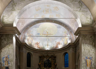 Francesconi Architectural Light illumina un luogo di culto Francesconi