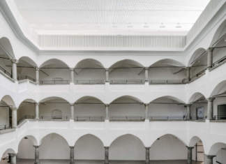 Ampliamento a Brunico di Barozzi Veiga