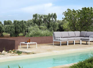 Komodo by Nardi, il divano modulare in resina fiberglass