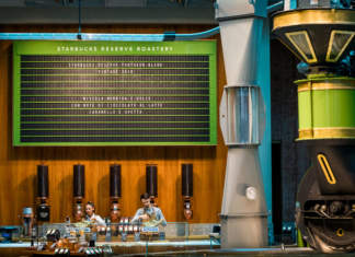 Solari per il nuovo Starbucks di Milano