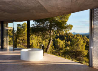 BettePond, la vasca circolare di Bette by Dominik Tesseraux