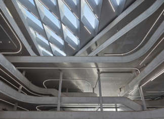 Performance iN Lighting per la nuova sede Zalando a Berlino ©Lukas Huneke