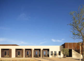 Secco Sistemi per l’hotel Al Faya Lodge negli Emirati Arabi ©Fernando Guerra