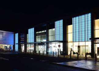 HI-MACS per il centro commerciale Fort Kinnaird a Edimburgo ©Mark Runnacles Photography