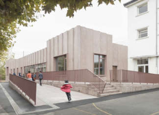 Una community center in Francia dei graal architecture