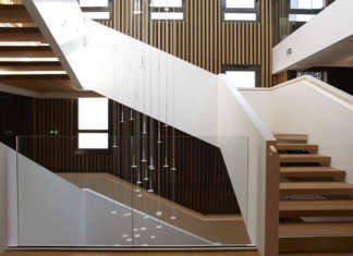 Una scala in HI-MACS per la sede di CMMA a Châlons-en-Champagne