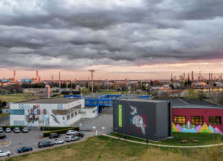 Without Frontiers, Lunetta a colori