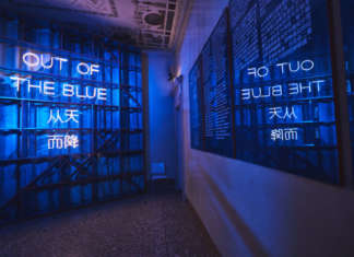 Out of the Blue, Viaggio nella Calligrafia