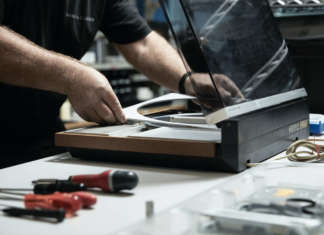Bang & Olufsen rilancia i giradischi classici