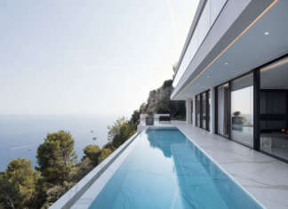 Villa Blue Coast, gioco di superfici in Costa Azzurra