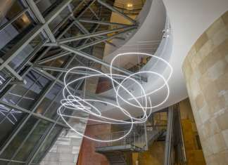 Un’opera di Lucio Fontana nell’atrio del Guggenheim Bilbao