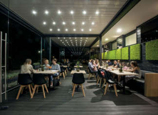 La superficie del ristorante aumenta con la pergola bioclimatica