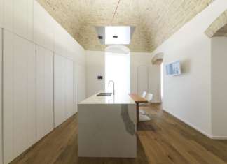 Tra spazio e materia, il recupero di uno storico edificio in Puglia