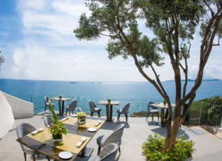 L’incanto del ristorante Caracol affacciato sul mare di Bacoli Bacoli Caracol cotto d'este