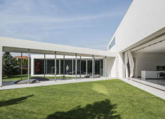 La Quadrant House si muove con il sole