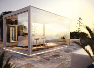 La pergola specchiata moltiplica la bellezza del paesaggio