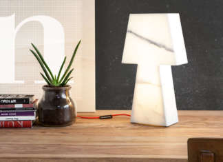 Mármaros, la trasluscenza del marmo in una lampada