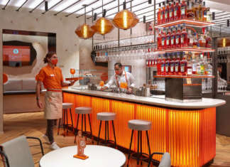 La nuova Terrazza Aperol in Campo Santo Stefano a Venezia