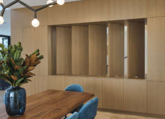 FritsJurgens: tre porte a bilico che, in realtà, non sono porte