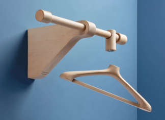 Giulio Iacchetti racconta il portabito in modo diverso