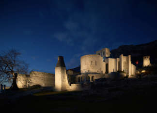Illuminazione architetturale per i castelli dell’Albania