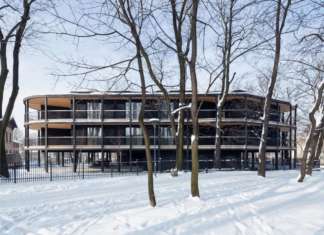 Un telaio in acciaio scandisce le nuove residenze Villa Reden