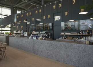 I richiami veneziani del bancone bar di Amor in Farm