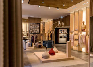 La lampada Bul-Bo Soft con base in tessuto Loro Piana