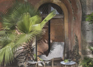 Sling Chair, ispirata al vintage camping anni Settanta