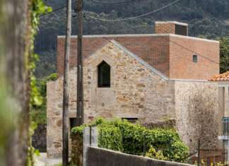 Tra la memoria delle esperienze passate e gli impulsi della vita contemporanea