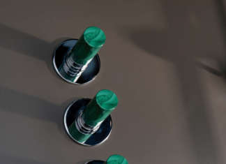 Marmo e pietre naturali per i rubinetti