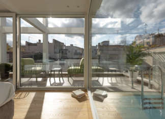 Casa SLD, una scatola brillante e accogliente in Puglia