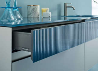 Volumi, le declinazioni del cristallo in bagno volumi artelinea