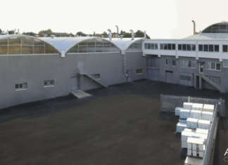 Tecnologia e manualità plasmano la materia