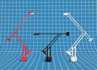 Tizio compie 50 anni e si veste di rosso