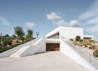 Villa GF: luce e geometria