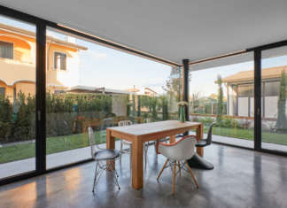 Un’abitazione che interagisce con il paesaggio