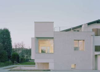 Casa AC Geometrie inaspettate di Enrico Scaramellini Architetto