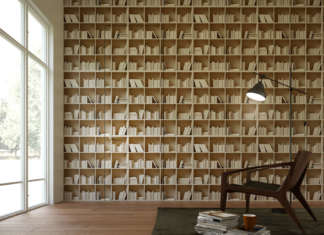 Silky, colore e decoro con la carta da parati sulla porta