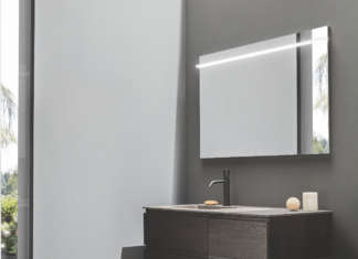 Il fascino delle composizioni bagno in essenza legno